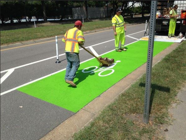 Bike loop construction photo link to the PDF document featuring bike look construction photo